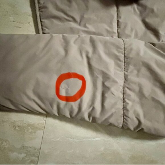 Vuori Women's Canyon Insulated Jacket size small color Pumice - Picture 6 of 7